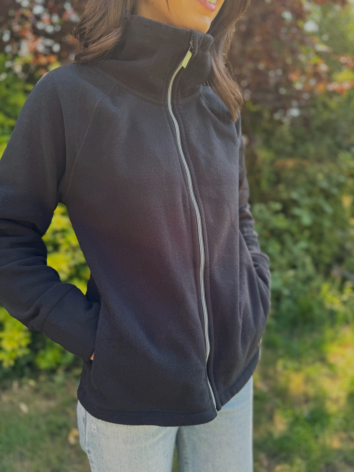 Athleisure wear, fitness, casual outfits, and everyday cold-weather layering