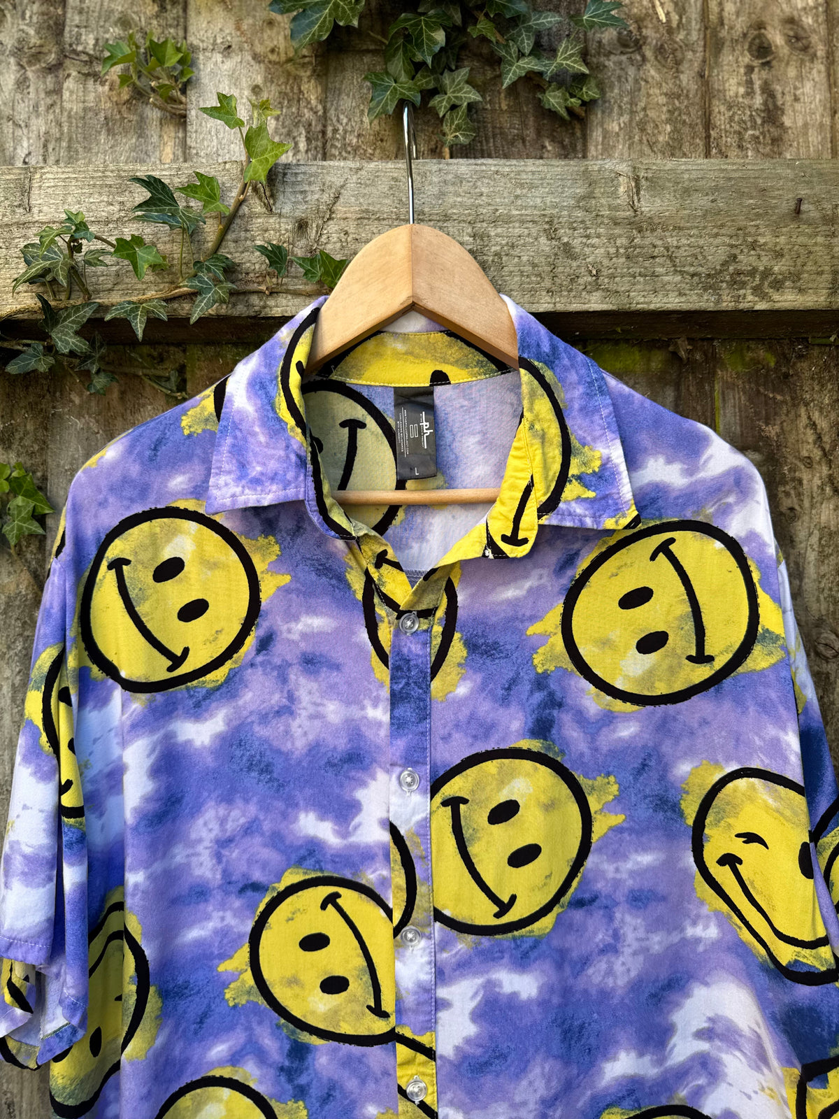Retro Smiley Face Shirt | 90s Style Rave Festival Print Short Sleeve Shirt
