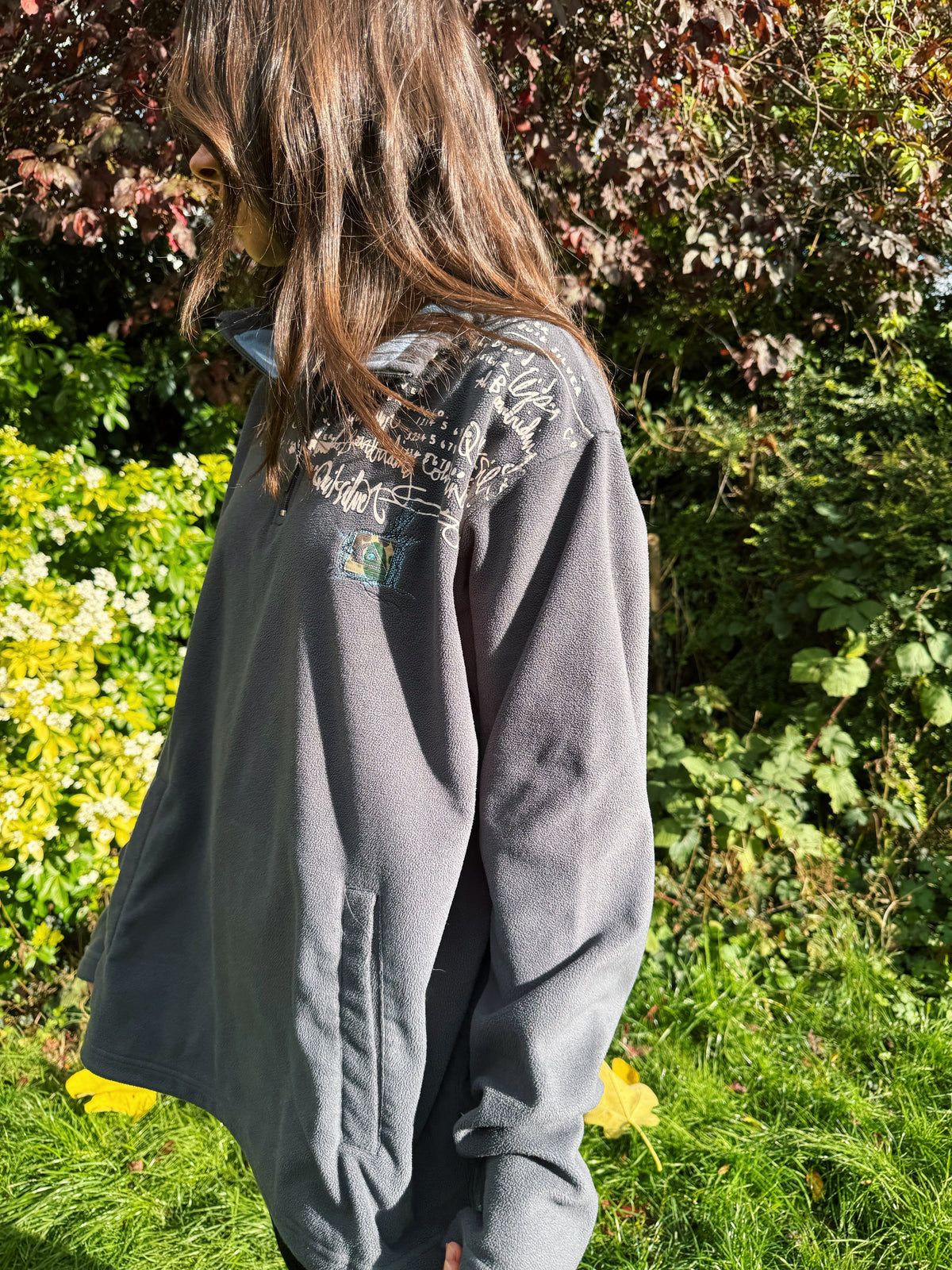 Vintage Y2K Quiksilver Script Graphic Grey 1/4 Zip Fleece