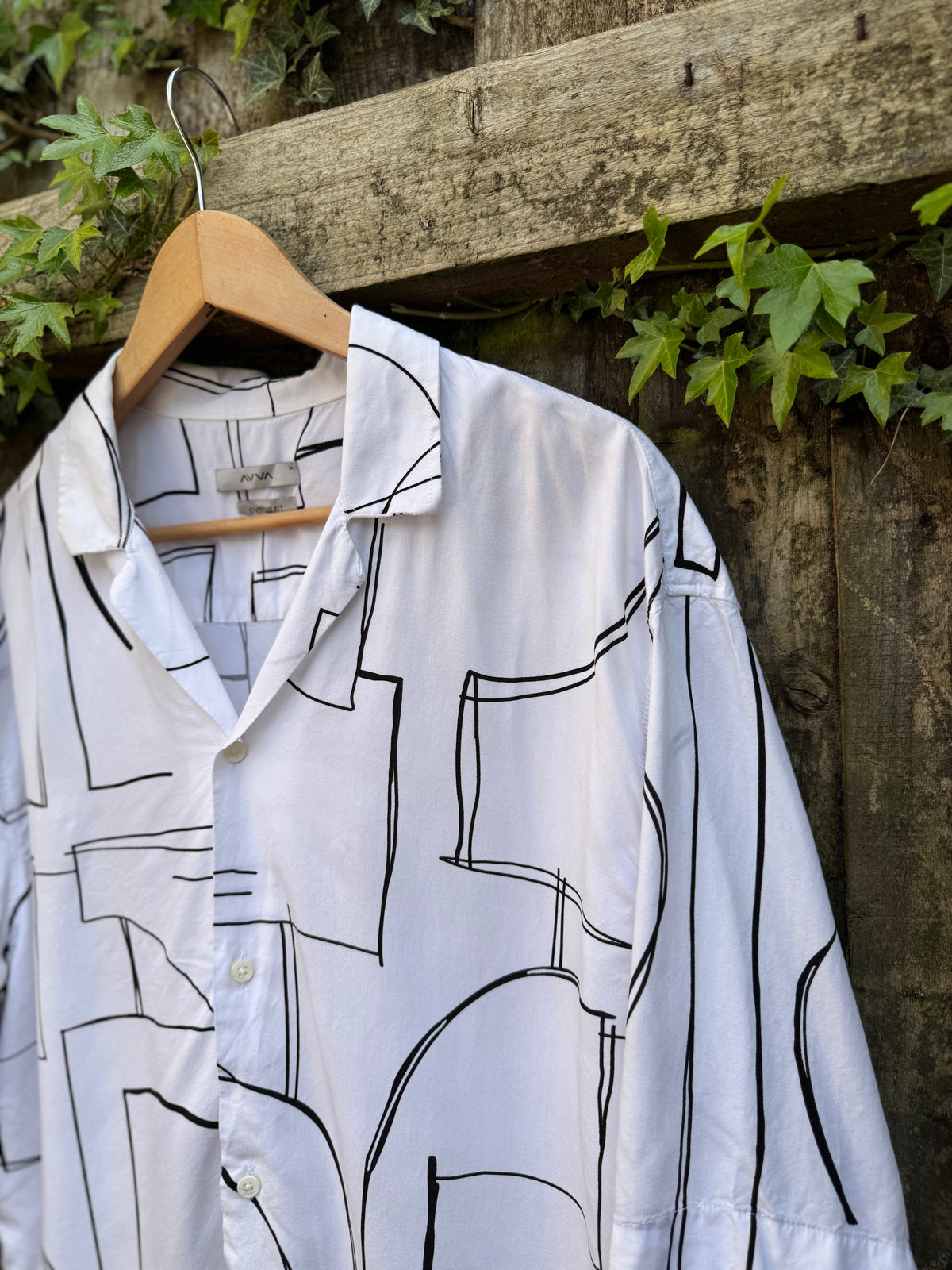 Retro Abstract Line Art Shirt | White & Black Geometric Pattern Short Sleeve