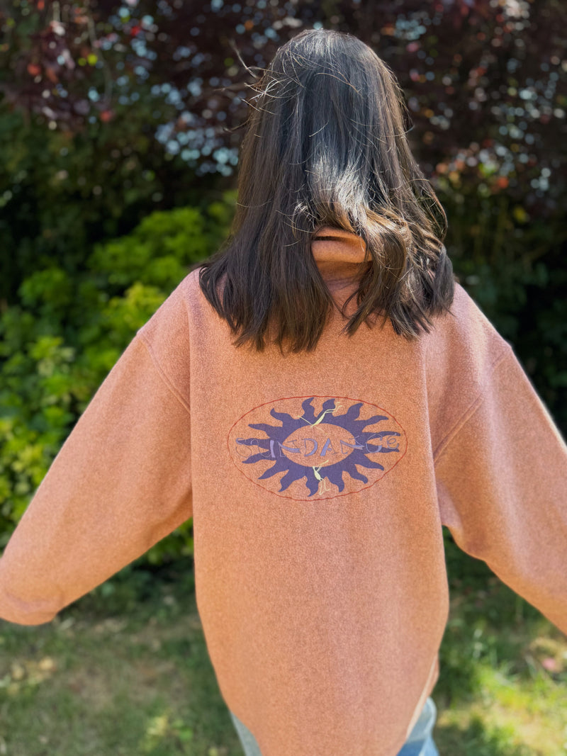 Vintage Embroidered Roll Neck Fleece Pullover with Sundance Sun Graphic in Dusty Rose